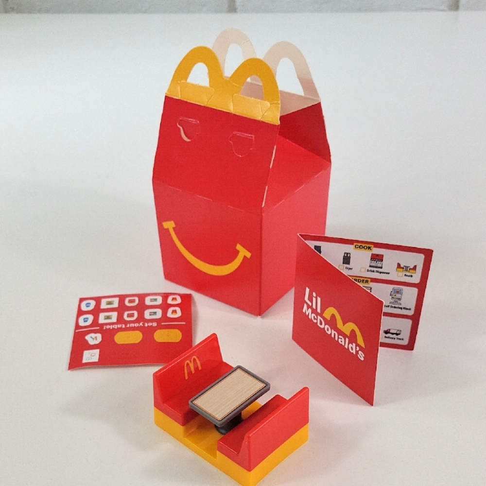 Lil' McDonald's Red and Yellow Miniature Booth Set New In Box